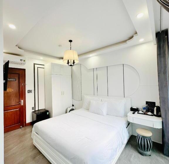 اتاق لوکس, Sala