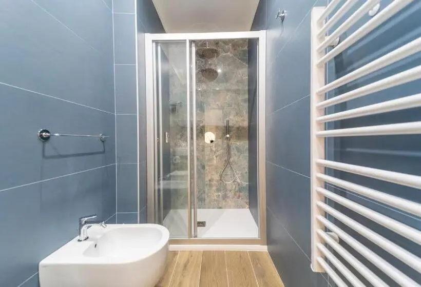 اتاق استاندارد با بالکن, Mentana Rooms