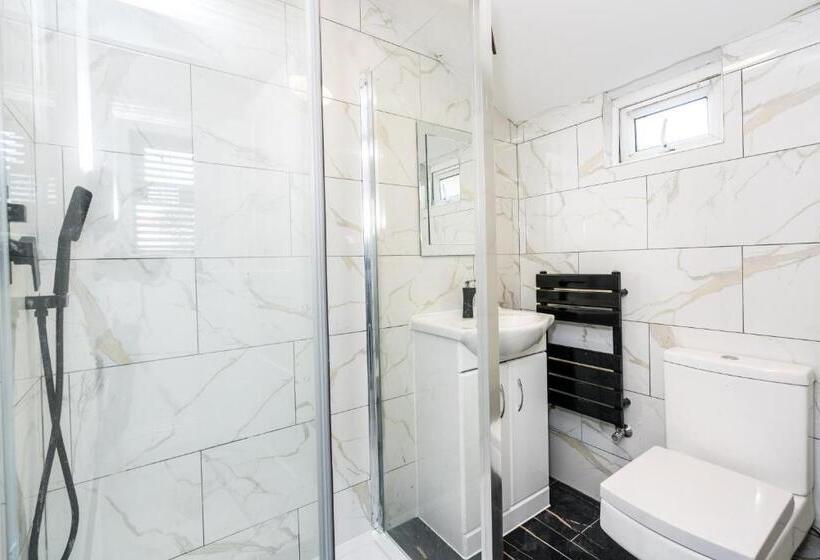 اتاق استاندارد, Nicely Furnished Double Room   Close To Croydon Hospital