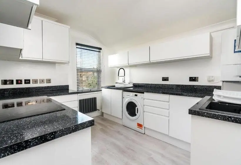اتاق استاندارد, Nicely Furnished Double Room Close To Croydon Hospital