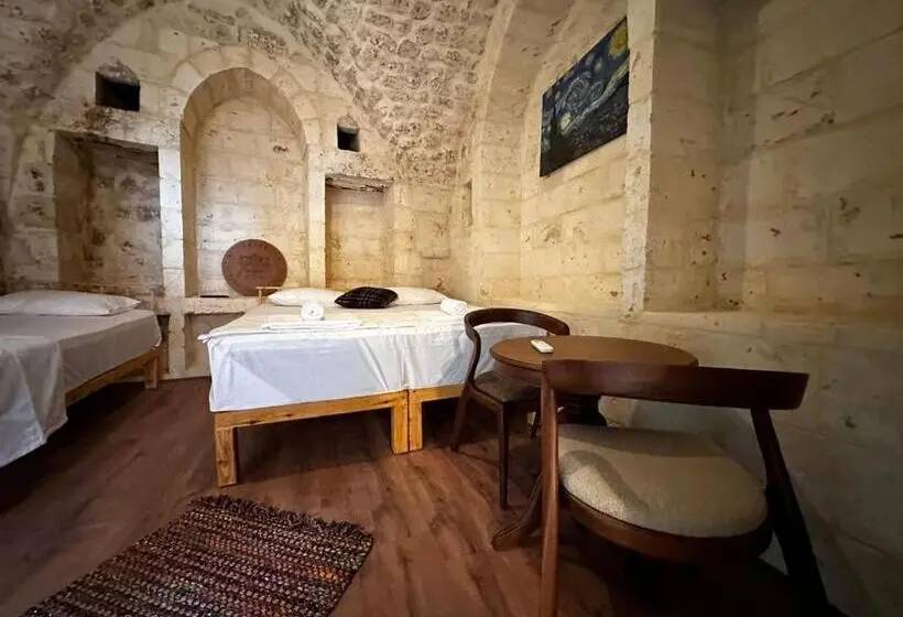 اتاق استاندارد سه نفره, Petra Hotel & Coffee House