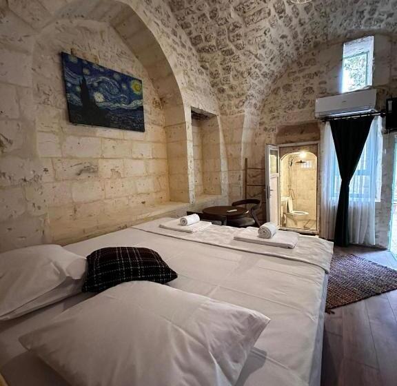 اتاق استاندارد سه نفره, Petra Hotel & Coffee House