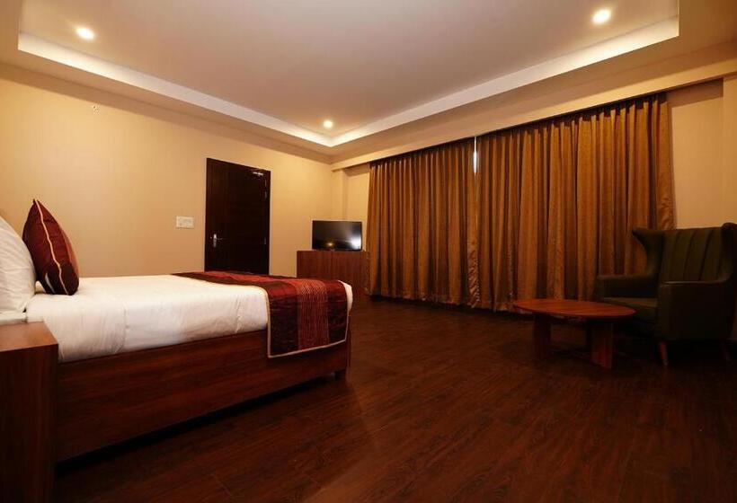 Люкс с Балконом, Antaraal Resort & Spa A Village Resort
