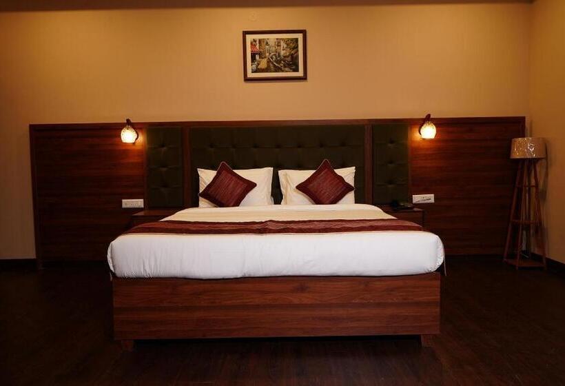 Люкс с Балконом, Antaraal Resort & Spa A Village Resort