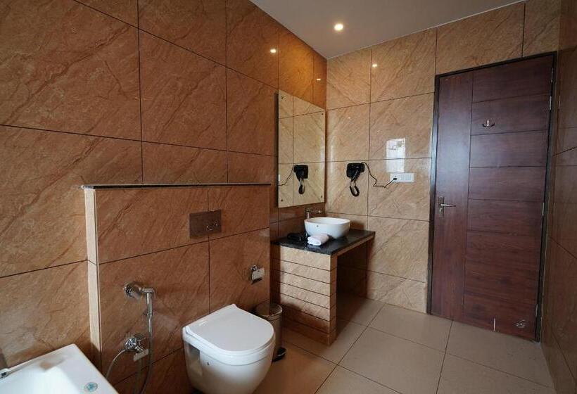 جناح مزوَّد بشرفة, Antaraal Resort & Spa A Village Resort