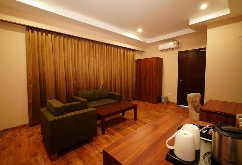 جناح مزوَّد بشرفة, Antaraal Resort & Spa A Village Resort