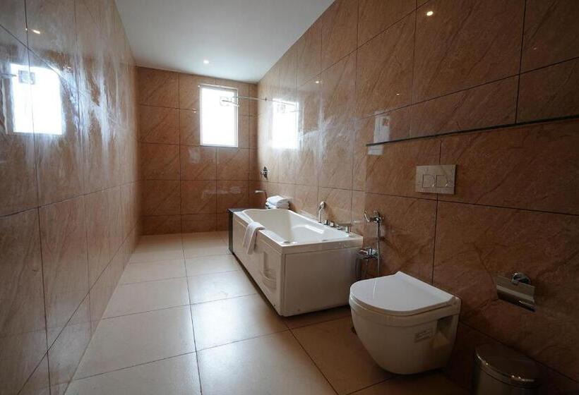 جناح مزوَّد بشرفة, Antaraal Resort & Spa A Village Resort