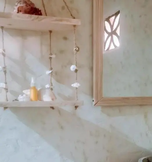 Economy-huone, Naraha Beach House
