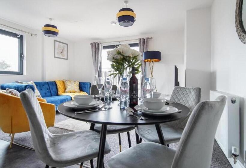 Апартаменты Deluxe 1 Спальня, Heathrow Haven: Stylish Apartments In The Heart Of Slough