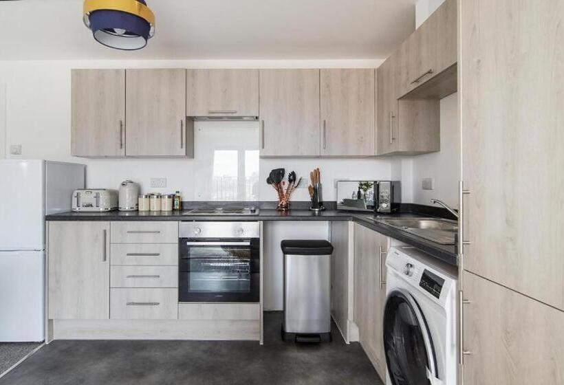 Апартаменты Deluxe 1 Спальня, Heathrow Haven: Stylish Apartments In The Heart Of Slough