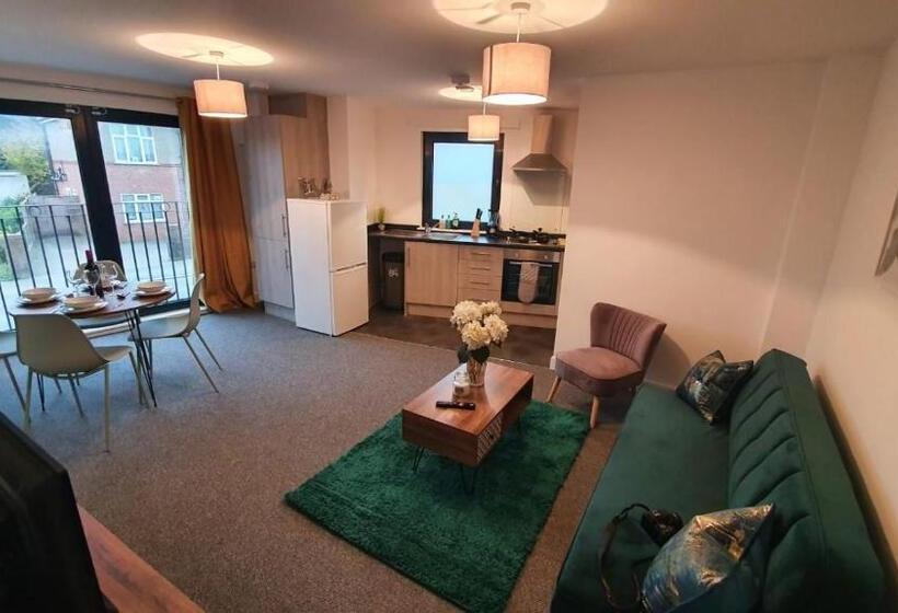 Апартаменты 2 Спальни, Heathrow Haven: Stylish Apartments In The Heart Of Slough