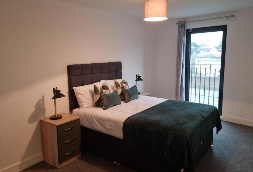 Апартаменты 2 Спальни, Heathrow Haven: Stylish Apartments In The Heart Of Slough
