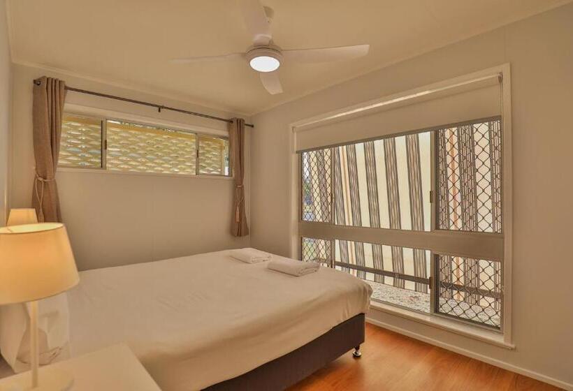 شقة غرفتين, Beachside On Burkitt