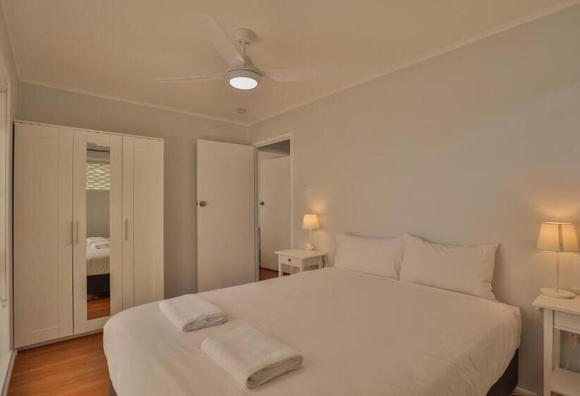 شقة غرفتين, Beachside On Burkitt