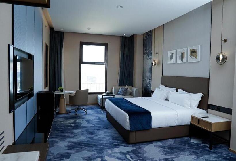 带大床的高级房间, Best Western Plus Danat Almansak