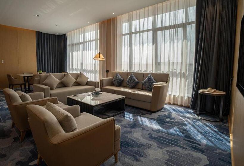 Президентский Люкс, Best Western Plus Danat Almansak