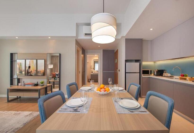 Апартаменты Премиум 1 Спальня, Citadines Roces Quezon City