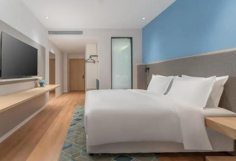 キングサイズベッドのスタンダードルーム, Holiday Inn Express Dandong City Center, An Ihg