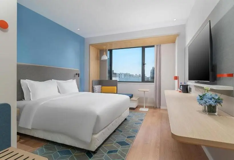 身障者適用キングサイズベッドルーム, Holiday Inn Express Dandong City Center, An Ihg