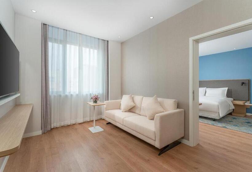 스위트 킹사이즈 침대, Holiday Inn Express Dandong City Center, An Ihg