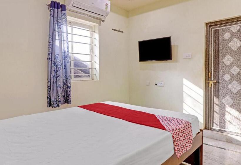 חדר קלאסי לשלושה, Oyo Flagship Bgs Guest House