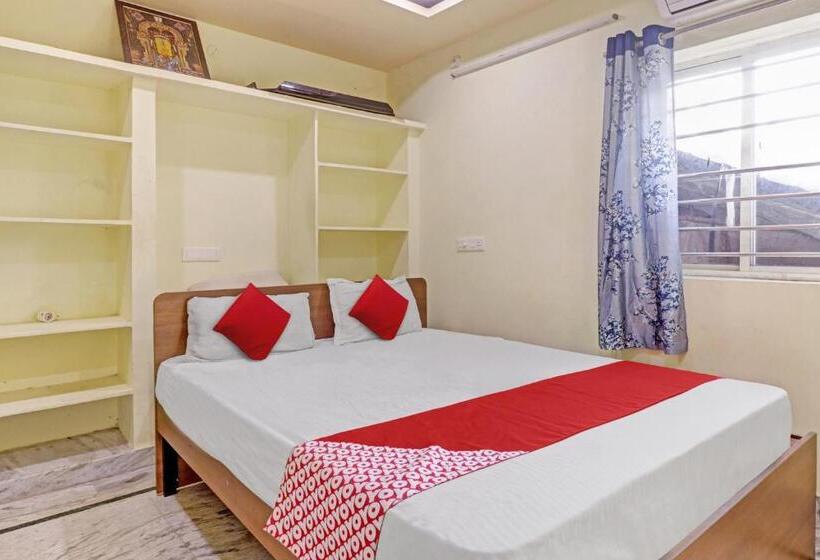 חדר קלאסי לשלושה, Oyo Flagship Bgs Guest House