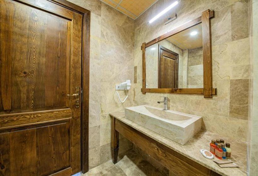 单人经济间, Remus Romulus Cappadocia