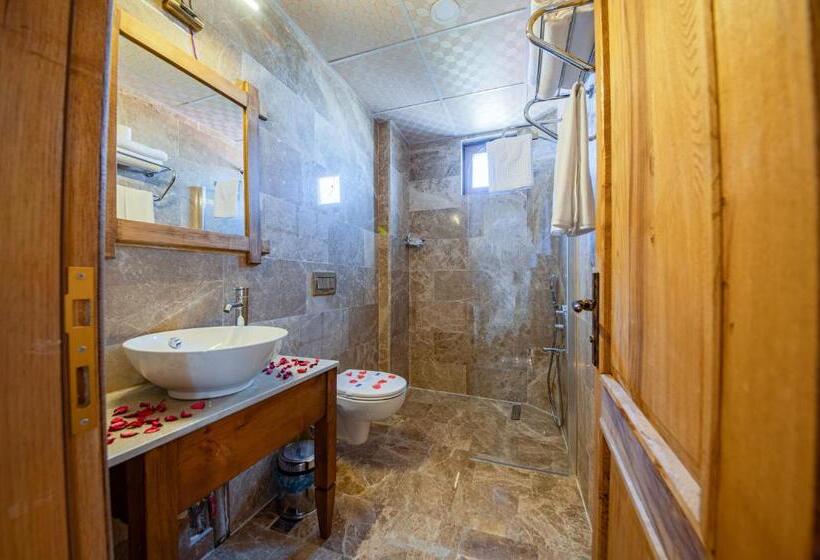 标准间, Remus Romulus Cappadocia