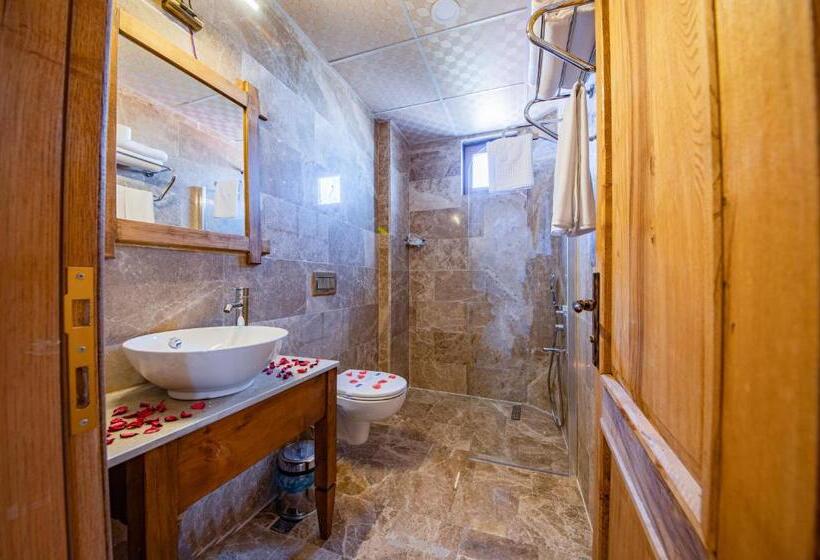 标准间, Remus Romulus Cappadocia