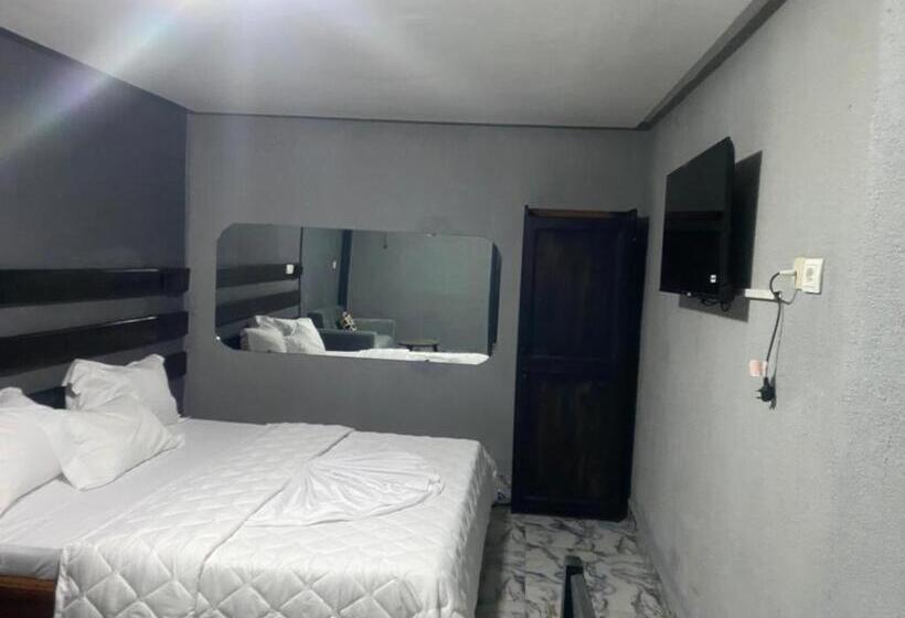 اتاق استاندارد چهار تخته, Sunrise Center Bonapriso