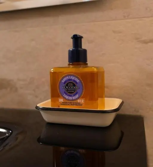 اتاق لوکس با بالکن, The White Knight Premium Boutique