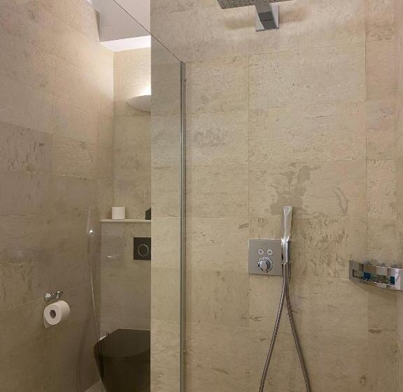 اتاق لوکس, The White Knight Premium Boutique