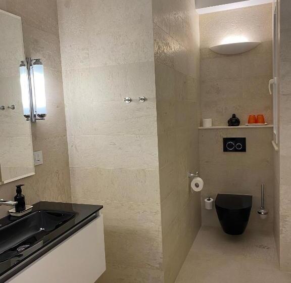 اتاق لوکس, The White Knight Premium Boutique