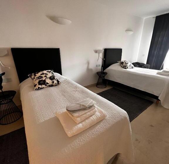 اتاق لوکس, The White Knight Premium Boutique