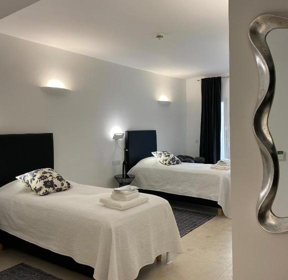 اتاق لوکس, The White Knight Premium Boutique