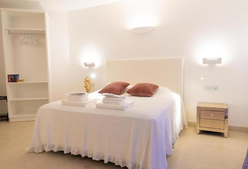 اتاق استاندارد با تخت بزرگ برای معلولان, The White Knight Premium Boutique