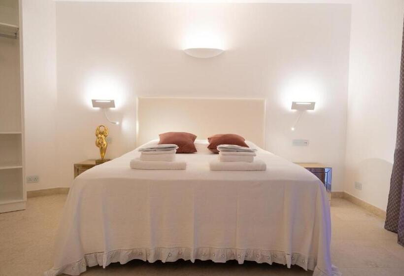 اتاق استاندارد با تخت بزرگ برای معلولان, The White Knight Premium Boutique