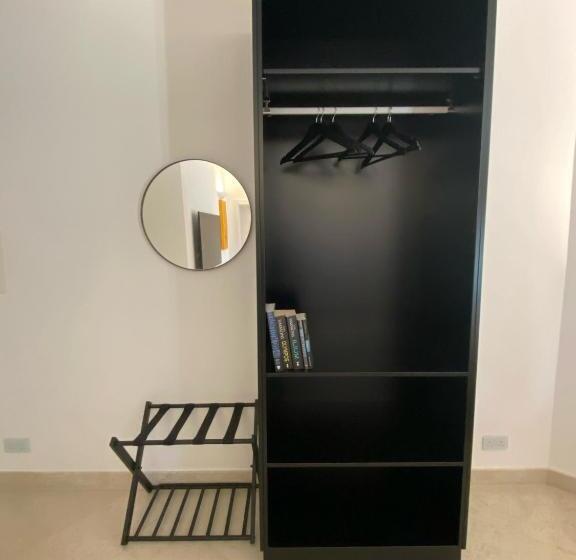 اتاق لوکس با تخت بزرگ, The White Knight Premium Boutique