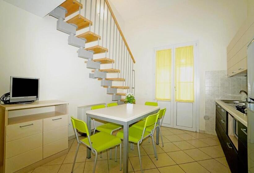 复式房间, Isa Residence With Swimming Pool In Mazzanta At Only 600 Meters From The Beach, Apartments With Air