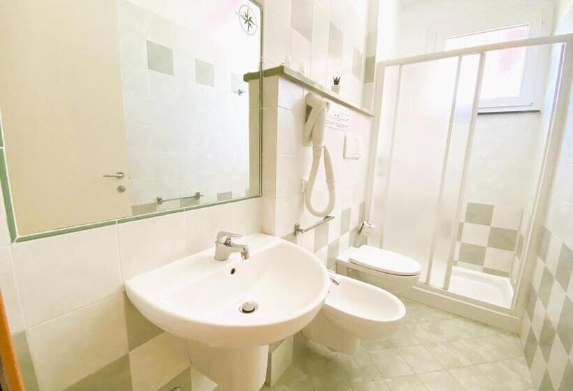 Апартаменты 1 Спальня, Isa Residence With Swimming Pool In Mazzanta At Only 600 Meters From The Beach, Apartments With Air