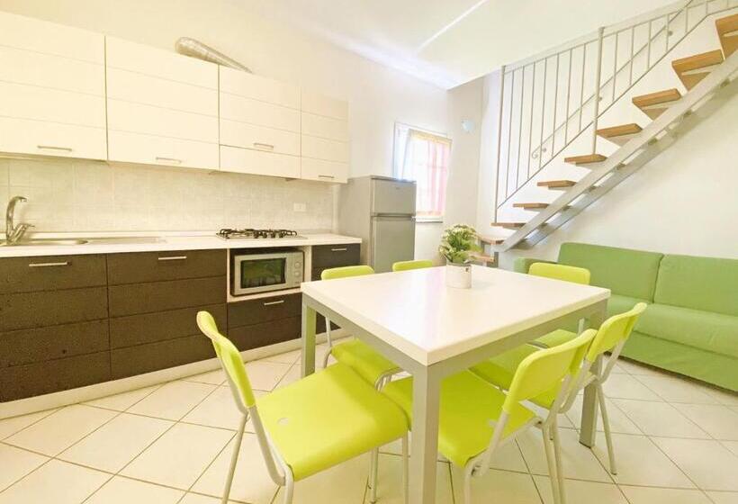带2个卧室的公寓, Isa Residence With Swimming Pool In Mazzanta At Only 600 Meters From The Beach, Apartments With Air