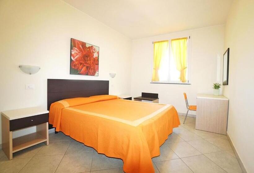 Апартаменты 1 Спальня, Isa Residence With Swimming Pool In Mazzanta At Only 600 Meters From The Beach, Apartments With Air