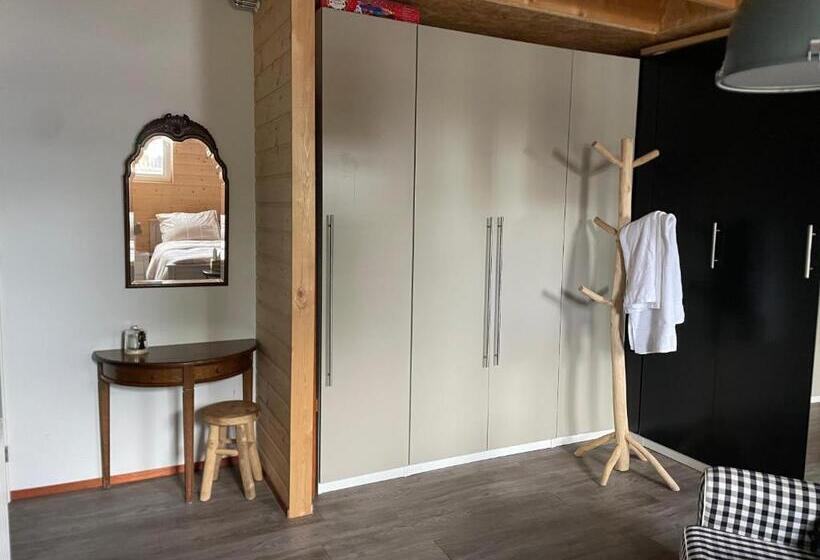 スタンダードルーム, Aan De Dijk