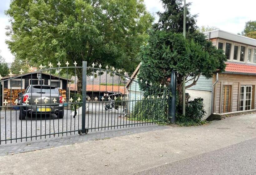 带1个卧室的带阳台的公寓, Aan De Dijk