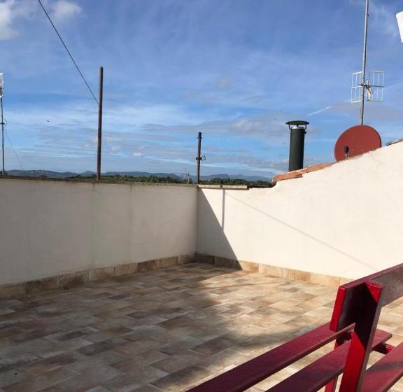 اتاق لوکس با تخت بزرگ, Dimor A S