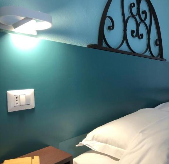 اتاق سوپریور با تخت بزرگ, Dimor A S