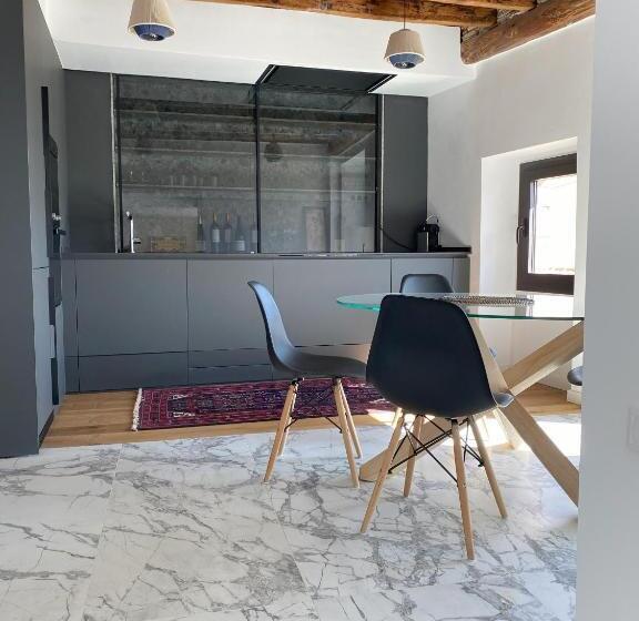 منزل غرفتين نوم, Fam De Vida