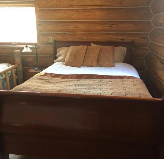 Standard Bungalow, Valemount Mountain Retreat Guesthouse