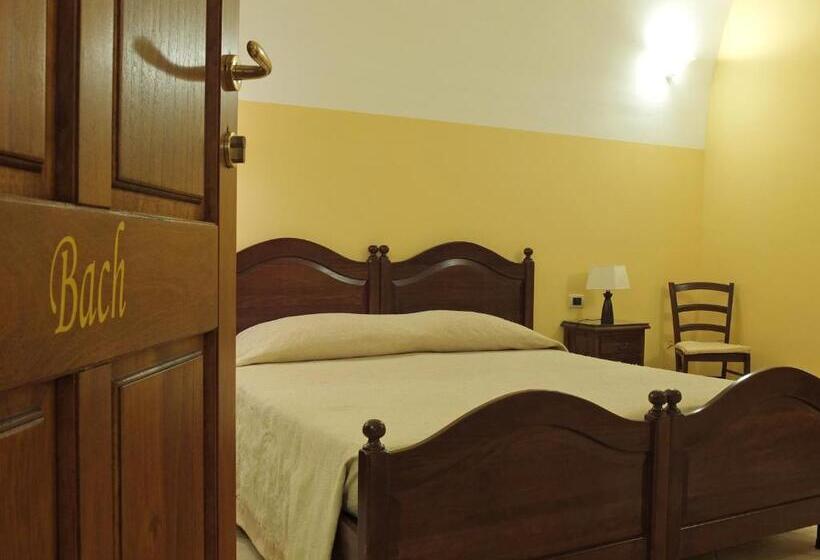 Quarto Estandar, Villa Musica