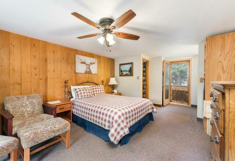 Номер Executive, 4 Seasons Inn On Fall River